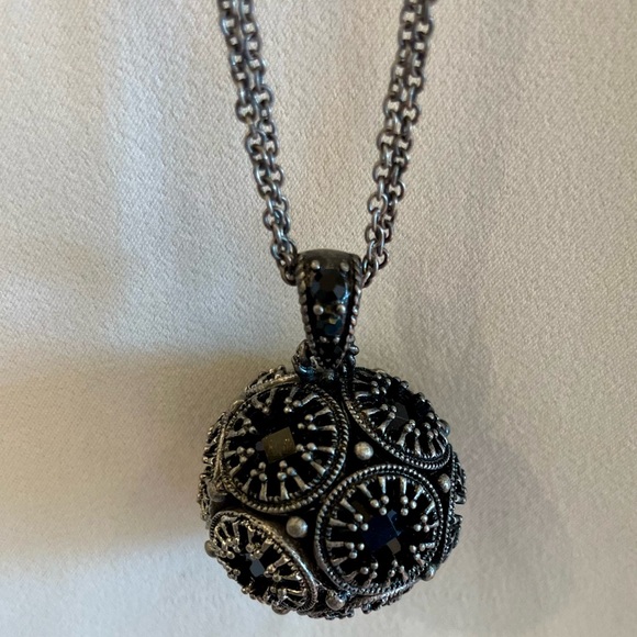 Round Pendant Necklace of Oxidized Silver and Black Onyx - Picture 16 of 16